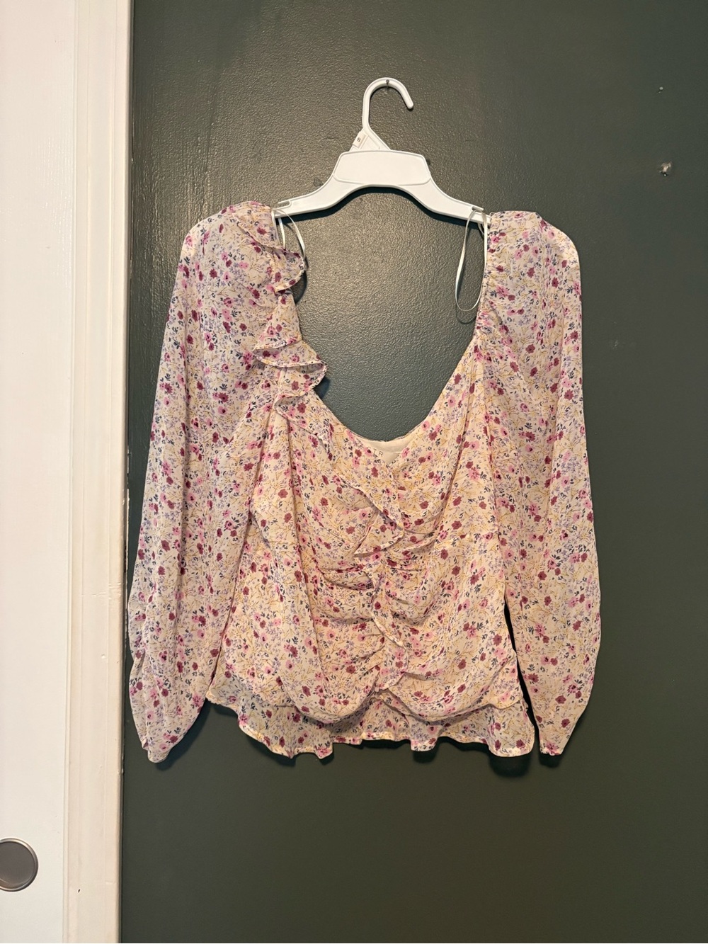 ASTR The Label Floral Chiffon Ruffle V-Neck Long Sleeve Blouse Women L